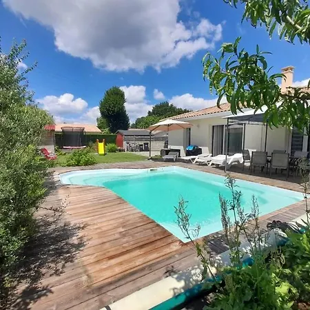 Classe 4 Etoiles - 6 P. Avec Piscine Chauffee * Листрак-Медок